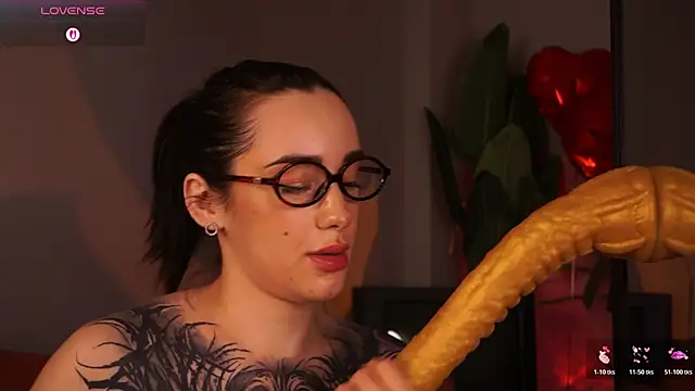 Snapshot of EvaCanton chatting on 02-19-26, 02:08 EvaCanton online show from 02-19-26, 02:08