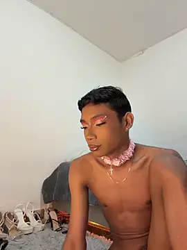 Snapshot of alejo_cute chatting on 07-25-26, 03:29 alejo cute online show from 07-25-26, 03:29
