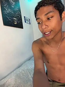 Snapshot of alejo_cute chatting on 05-24-26, 03:45 alejo cute online show from 05-24-26, 03:45
