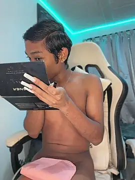 Snapshot of alejo_cute chatting on 06-11-26, 01:30 alejo cute online show from 06-11-26, 01:30