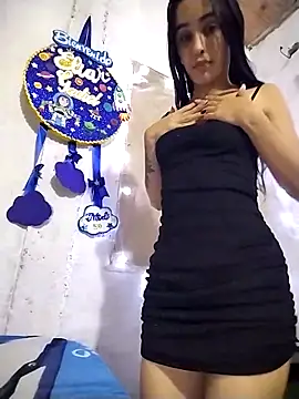 Snapshot of The-quee22 chatting on 10-02-25, 12:36 The-quee22 online show from 10-02-25, 12:36