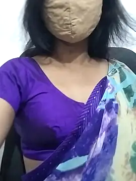 Snapshot of Triveni-Lovely chatting on 05-26-26, 08:23 Triveni-Lovely online show from 05-26-26, 08:23