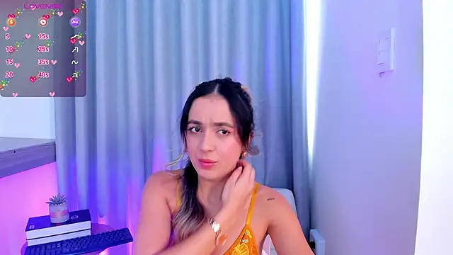 Snapshot of Lucyortiz_ chatting on 03-11-25, 06:30 Lucyortiz online show from 03-11-25, 06:30