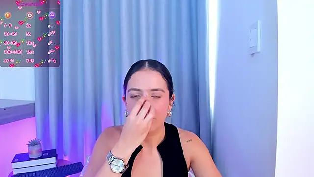 Snapshot of Lucyortiz_ chatting on 03-14-25, 05:35 Lucyortiz online show from 03-14-25, 05:35