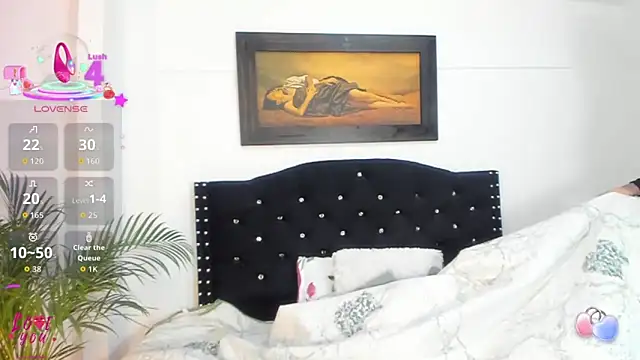 Alexandra Torress online show from 12-22-25, 01:17