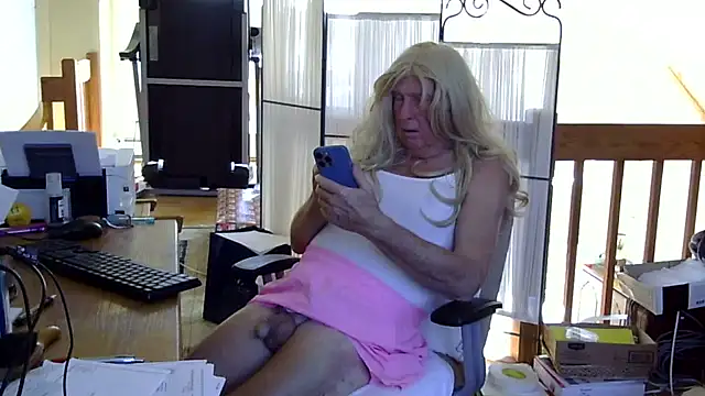 loreleia online show from 11-24-25, 06:52