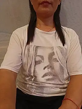 Snapshot of Asian_girl13 chatting on 06-19-26, 12:27 Asian girl13 online show from 06-19-26, 12:27