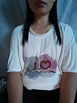 Snapshot of Asian_girl13 chatting on 07-24-26, 02:07 Asian girl13 online show from 07-24-26, 02:07