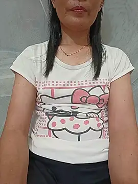 Snapshot of Asian_girl13 chatting on 07-01-26, 02:06 Asian girl13 online show from 07-01-26, 02:06