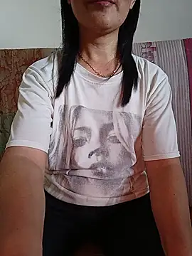 Snapshot of Asian_girl13 chatting on 06-07-26, 01:44 Asian girl13 online show from 06-07-26, 01:44