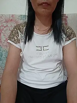 Snapshot of Asian_girl13 chatting on 06-01-26, 02:17 Asian girl13 online show from 06-01-26, 02:17