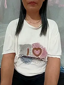 Snapshot of Asian_girl13 chatting on 07-12-26, 01:01 Asian girl13 online show from 07-12-26, 01:01