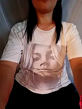 Snapshot of Asian_girl13 chatting on 07-23-26, 12:46 Asian girl13 online show from 07-23-26, 12:46