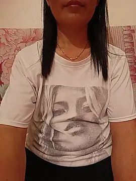 Snapshot of Asian_girl13 chatting on 05-31-26, 02:56 Asian girl13 online show from 05-31-26, 02:56