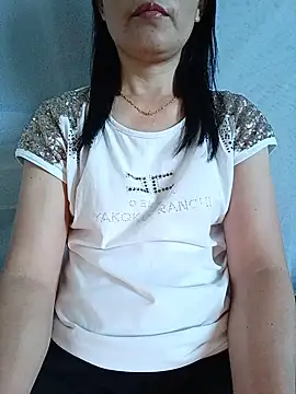 Snapshot of Asian_girl13 chatting on 06-15-26, 08:25 Asian girl13 online show from 06-15-26, 08:25