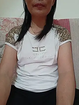 Snapshot of Asian_girl13 chatting on 06-14-26, 03:02 Asian girl13 online show from 06-14-26, 03:02