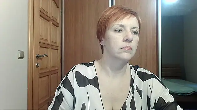 LoraLoraMay online show from 05-19-26, 06:15