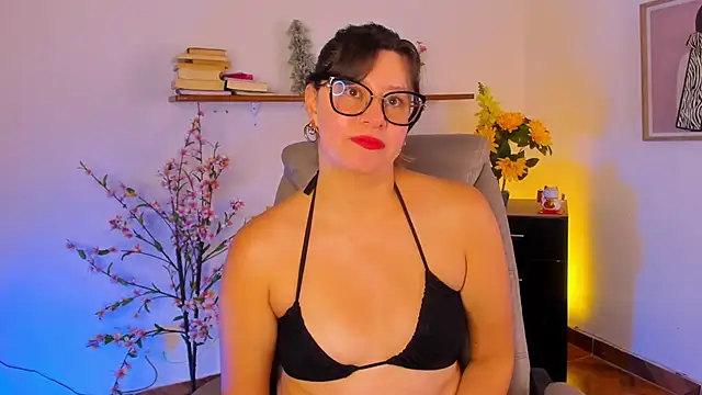 Snapshot of Chanelll_Taylorr_ chatting on 06-03-26, 02:33 Chanelll Taylorr online show from 06-03-26, 02:33