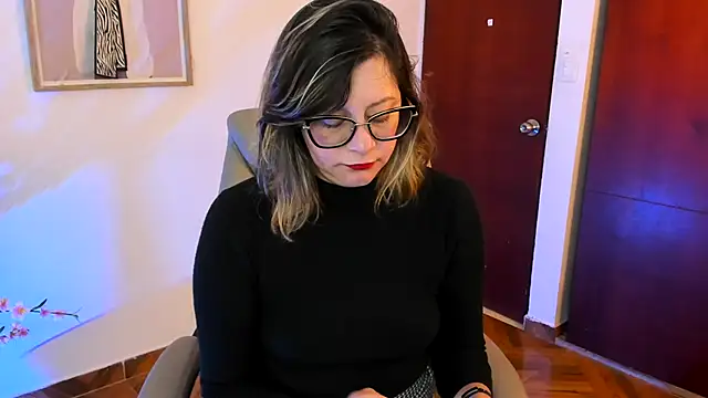 Chanelll Taylorr  online show from 11-12-25, 09:24