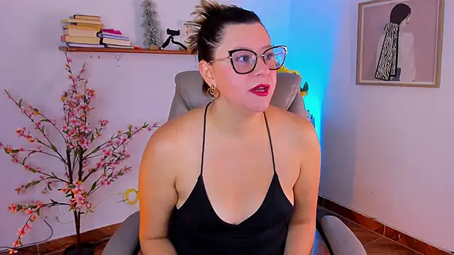 Snapshot of Chanelll_Taylorr_ chatting on 06-11-26, 10:23 Chanelll Taylorr online show from 06-11-26, 10:23