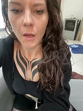 Snapshot of OniricFemme chatting on 11-01-25, 09:14 OniricFemme online show from 11-01-25, 09:14