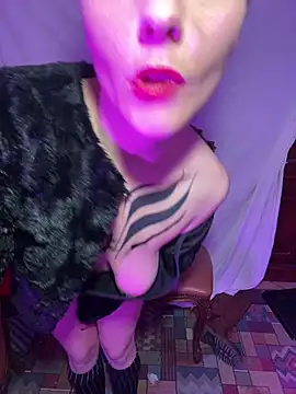 Snapshot of OniricFemme chatting on 01-15-26, 04:49 OniricFemme online show from 01-15-26, 04:49