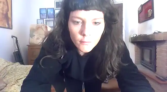 Snapshot of OniricFemme chatting on 02-22-25, 06:30 OniricFemme online show from 02-22-25, 06:30