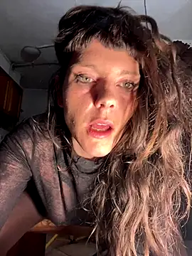 Snapshot of OniricFemme chatting on 12-03-25, 05:30 OniricFemme online show from 12-03-25, 05:30