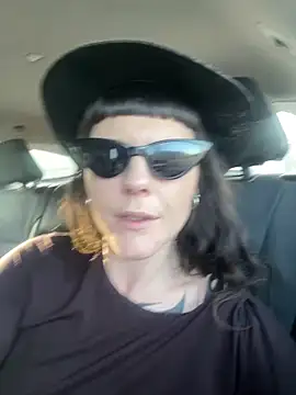 Snapshot of OniricFemme chatting on 02-20-26, 03:47 OniricFemme online show from 02-20-26, 03:47