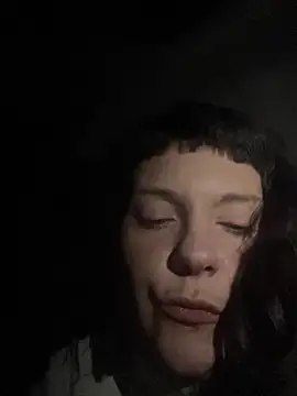 Snapshot of OniricFemme chatting on 12-13-25, 09:43 OniricFemme online show from 12-13-25, 09:43