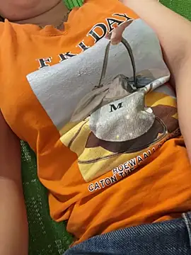 Milk Mom99 online show from 10-12-25, 07:21