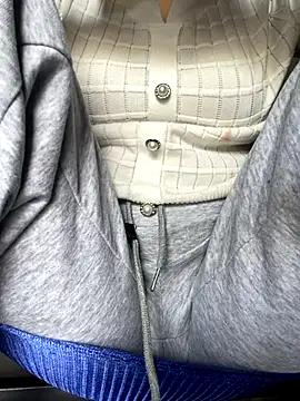 Milk Mom99 online show from 11-26-25, 01:38