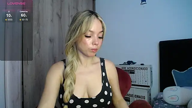 Snapshot of nakary00 chatting on 02-26-25, 01:43 nakary00 online show from 02-26-25, 01:43