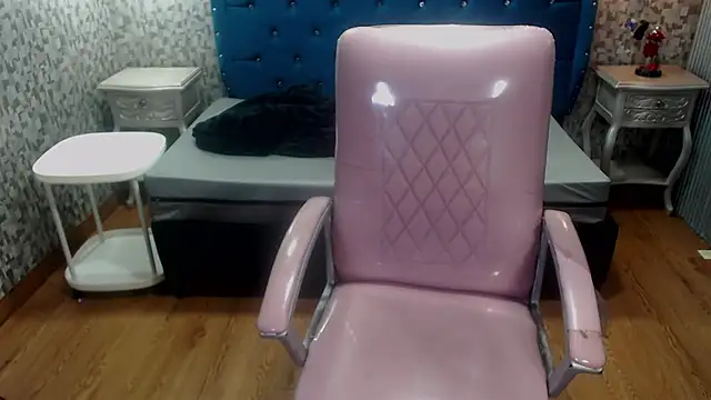 CurvyJulieth online show from 07-15-26, 09:55