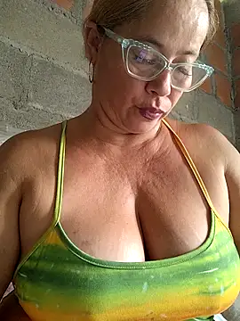 Snapshot of natally_ross21 chatting on 05-06-26, 01:04 natally ross21 online show from 05-06-26, 01:04