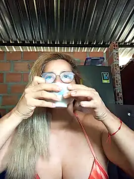 natally ross21 online show from 11-06-25, 01:15