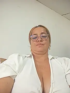 natally ross21 online show from 10-25-25, 01:56