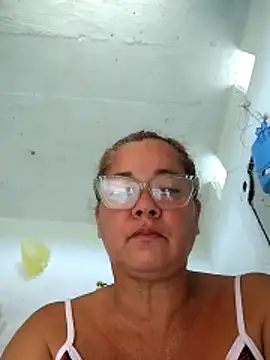 Snapshot of natally_ross21 chatting on 04-25-26, 11:24 natally ross21 online show from 04-25-26, 11:24
