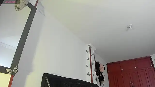 Fiore Sanz  online show from 02-04-25, 04:15