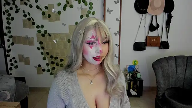 Fiore Sanz  online show from 10-04-25, 03:08