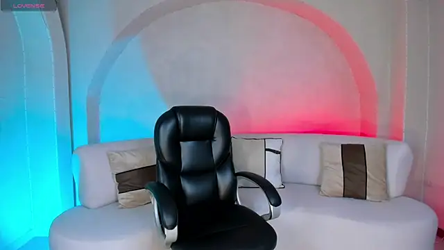 SamanthaKlein  online show from 10-29-25, 04:00