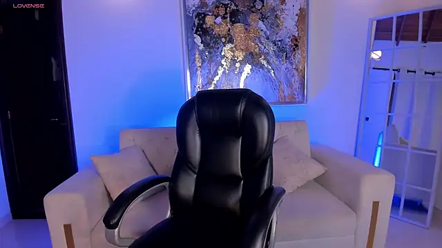 SamanthaKlein  online show from 02-08-25, 04:14