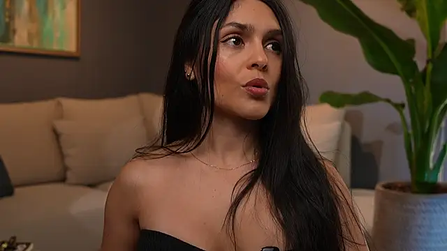 Danna-Saenz online show from 06-24-26, 07:22