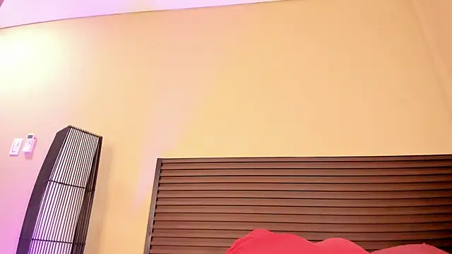 Kim Baker1 online show from 12-20-25, 08:33