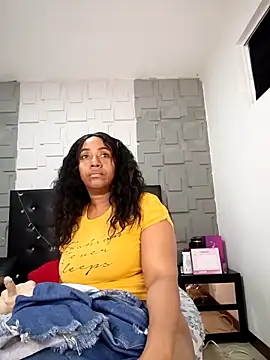 Snapshot of AmbarthSmiith2 chatting on 02-20-26, 04:42 AmbarthSmiith2 online show from 02-20-26, 04:42