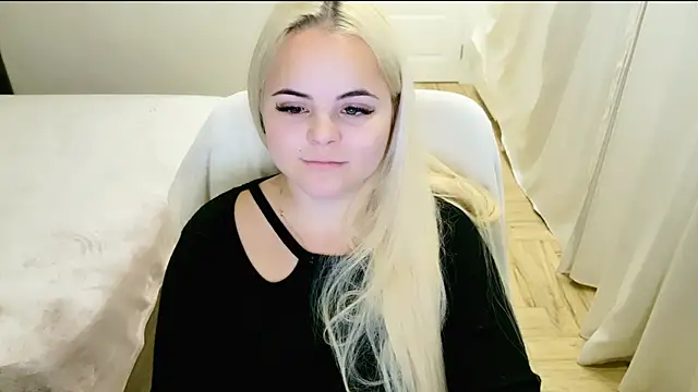 lovely-eyes online show from 03-18-25, 09:43