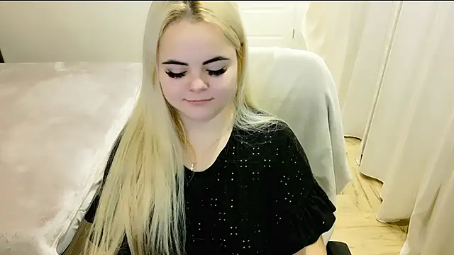 lovely-eyes online show from 02-14-25, 09:43