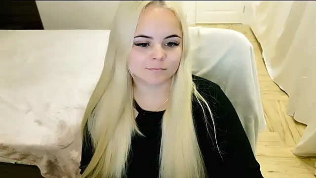lovely-eyes online show from 03-18-25, 03:12
