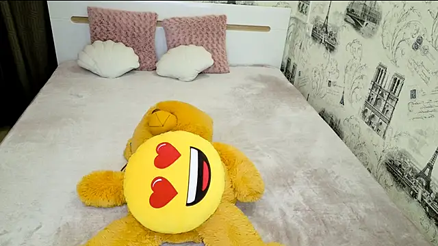lovely-eyes online show from 10-14-25, 05:57