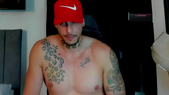 Snapshot of RickG_Oficial chatting on 03-26-26, 08:51 RickG Oficial online show from 03-26-26, 08:51